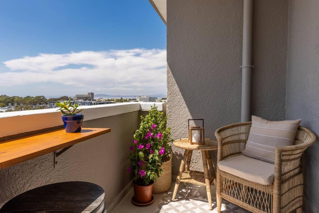 Greenpoint Emerald Cape Town Exterior photo